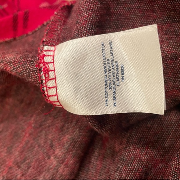 Lands End woman’s red plaid long sleeve top with stretch. Preowned in great cond - Picture 9 of 14